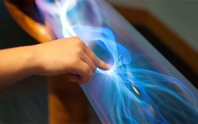 Pueden afectar al implante coclear, los contadores de electricidad u otros dispositivos eléctricos?